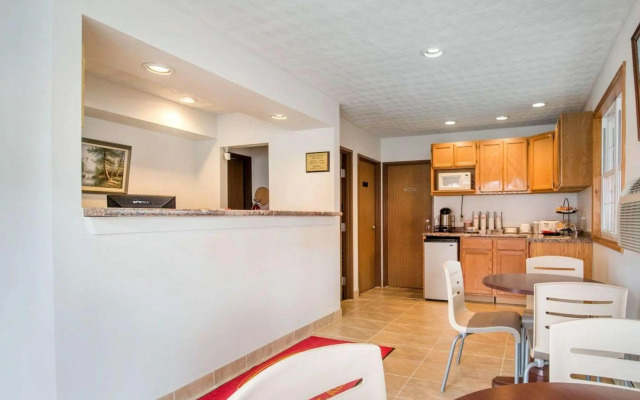 Econo Lodge St Albans