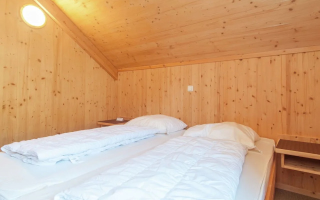 Spacious Chalet near Kreischberg Ski Area