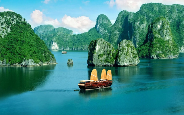 Hanoi House Hostel & Travel