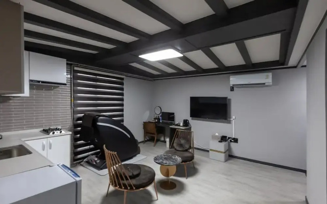 Gimhae Samgye Brown Dot