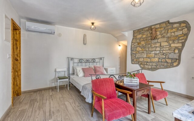 Old Mulberry Stone House