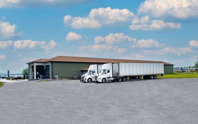 Days Inn by Wyndham Hamilton