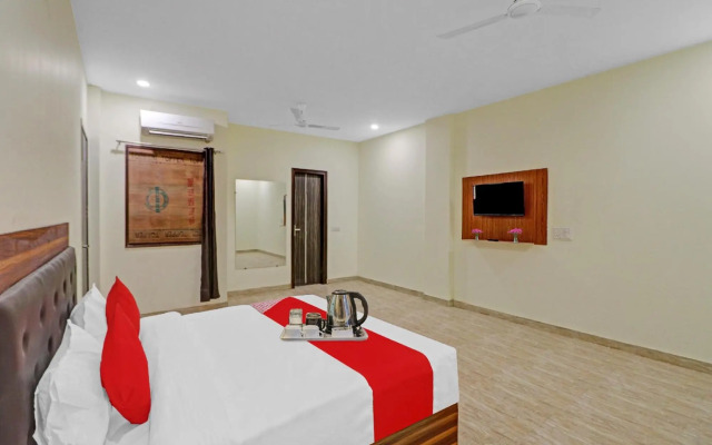 OYO 87988 Hotel Happy Moments