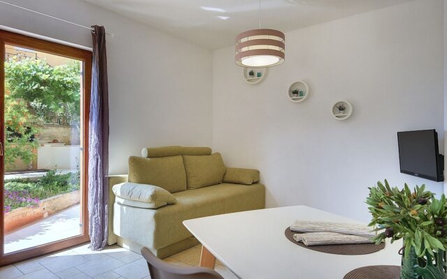 Spacious Home With Private Terrace and Garden