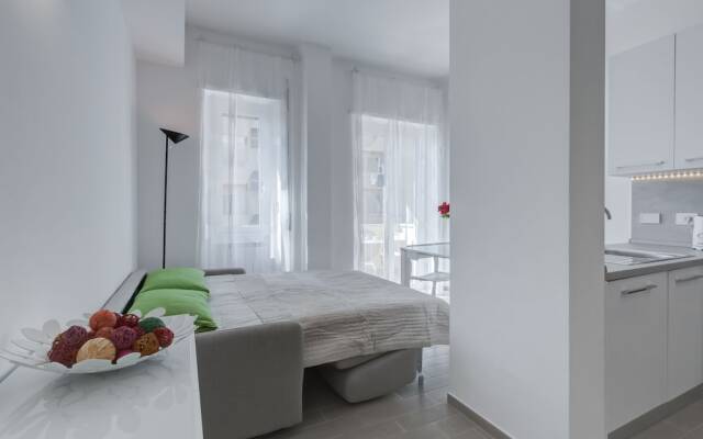 Trastevere White Apartment