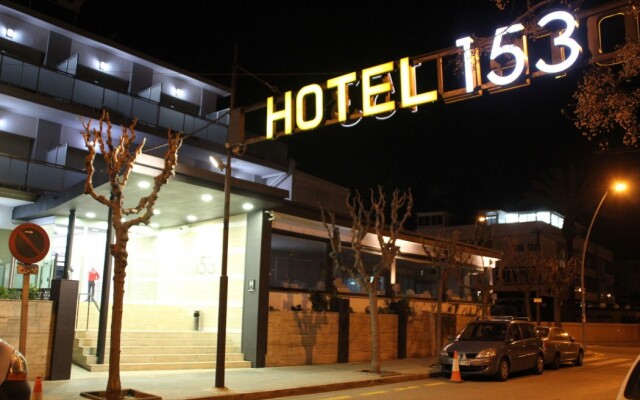 Hotel 153