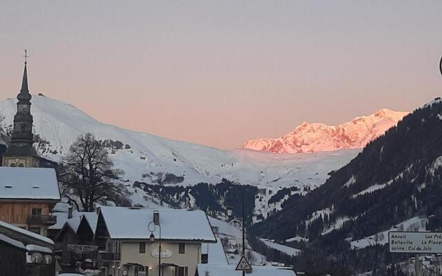 40 m2 au pied des pistes les saisies hauteluce savoie 4 à 6 personnes