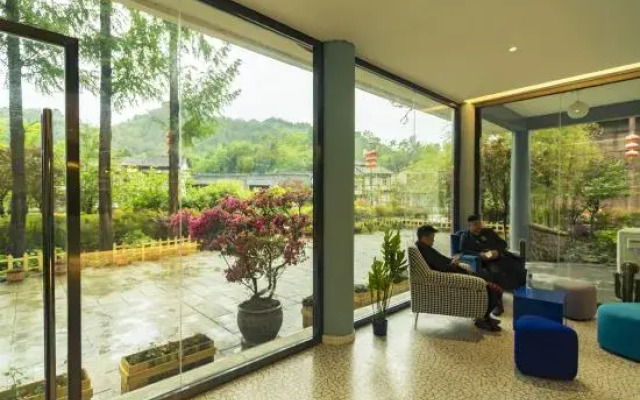 Qingmuchuan Yunshan Huzhu Hotel