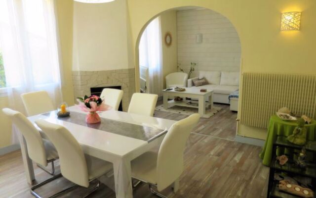 Les Hirondelles (ADS185)