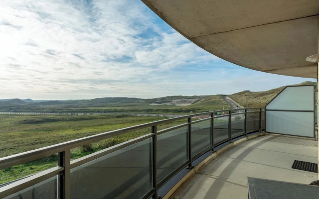 Lovely Apartment Beachside With Balcony