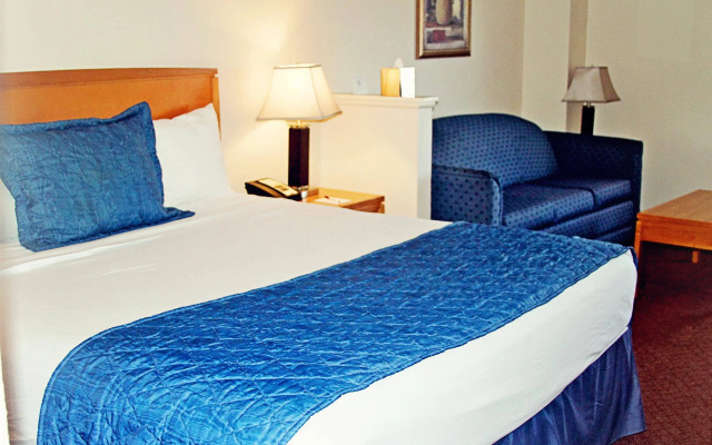 Ramada by Wyndham Kissimmee Downtown Hotel
