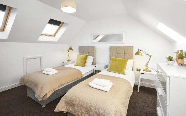 Ambler Thorn Lodge