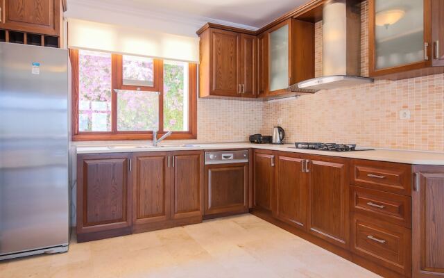 Villa Sahin 2 Triplex