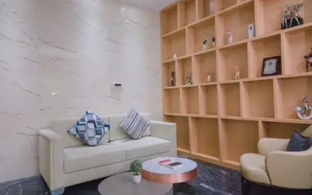 Yasite Hotel (Suizhou Wenfeng Caodianzi Street Branch)