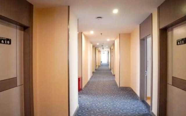 jiaxian Qiantian Holiday Hotel
