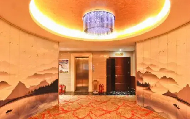 Super 8 Hotel Science Avenue Store