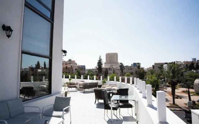Armada Avenue Hotel