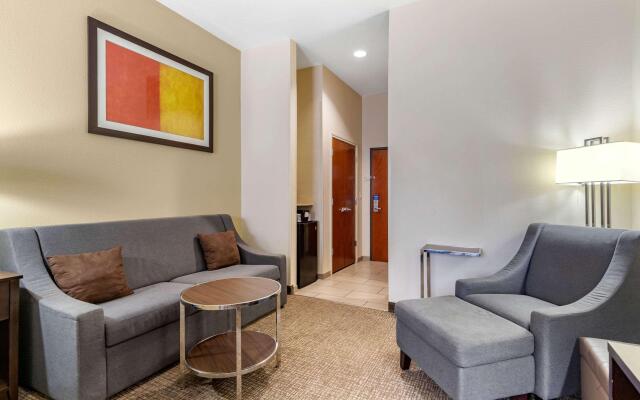 Comfort Inn & Suites Lakeside