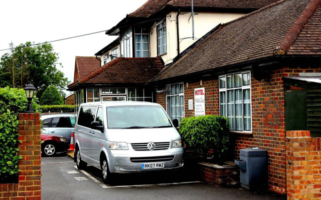 Heathrow Lodge