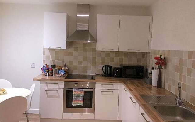 Flat 8,Fraser house apartment *3 bedrooms *