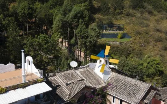 Yiren Waterfront Holiday Courtyard