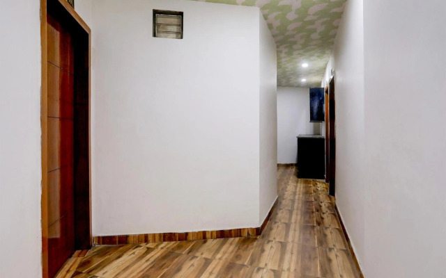 OYO Flagship 80461 R K Residency