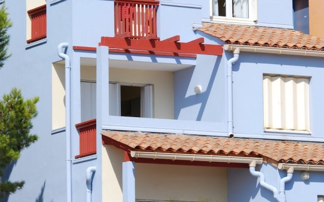 Colorful Apartment with Balcony Or Terrace 500m From the Sea