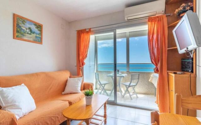 13-02 Bonito estudio con vistas al mar