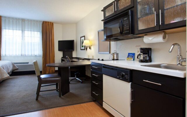 Sonesta Simply Suites Miami Airport Doral