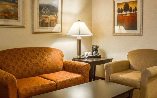 Comfort Suites Edinboro