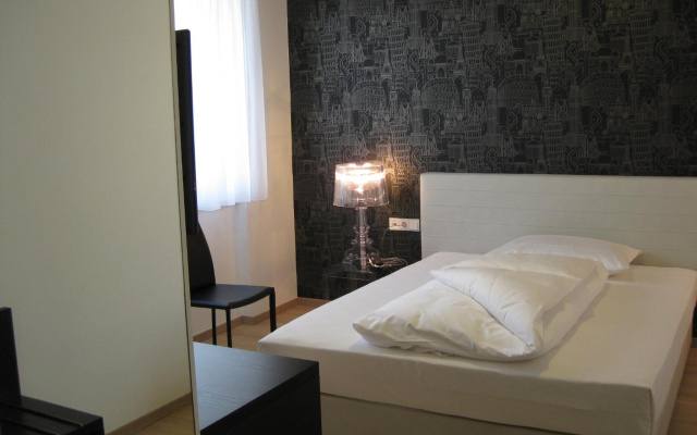 City Hotel