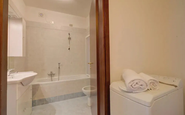 John's House-Lakeview & shared pool