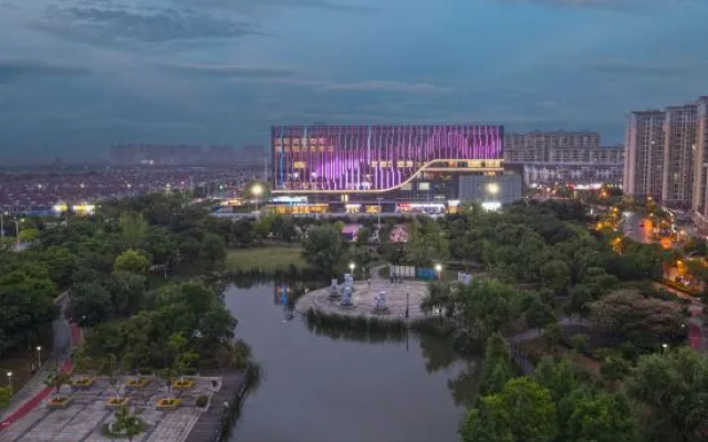 HanTing Hotel (Taixing Binjiang Town Futai Square)