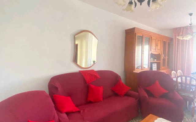 AMPLIO y CÉNTRICO APARTAMENTO CON APARCAMIENTO GRATUITO ALREDEDOR