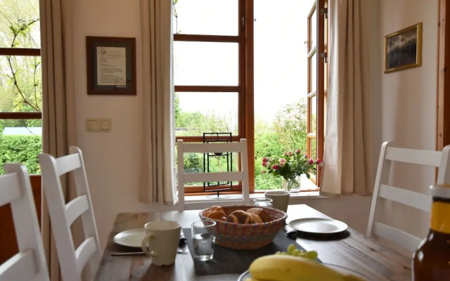 Charming Apartment in Stove With Garden