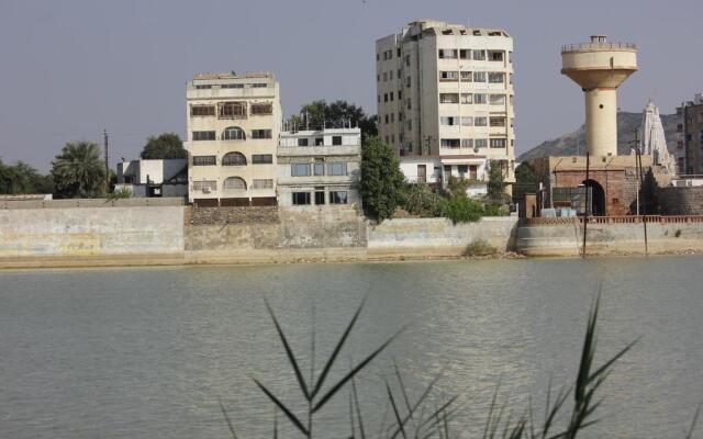 Hotel Shiv lake