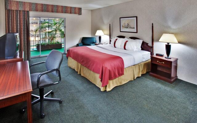 Holiday Inn Des Moines-Airport/Conf Center by IHG