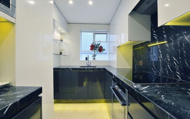 Hans Crescent Apartment