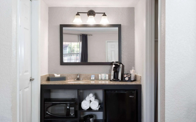 La Quinta Inn by Wyndham Cocoa Beach-Port Canaveral