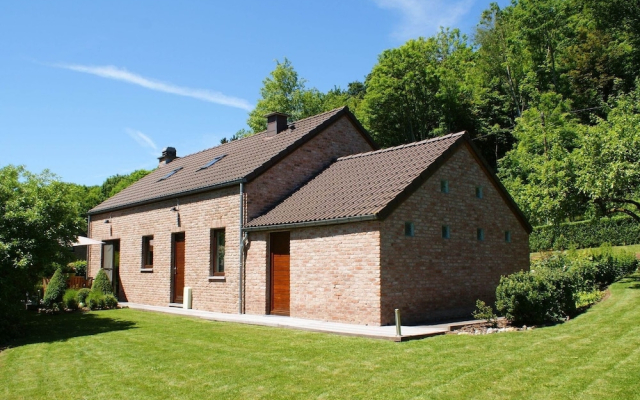 Modern Holiday Home in Stavelot With Fireplace