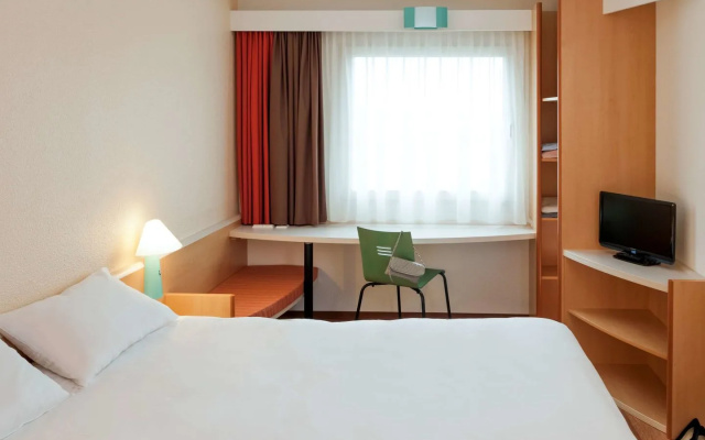 Ibis Gading Serpong