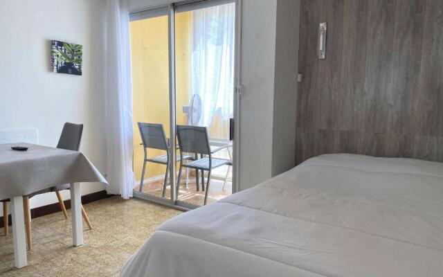 Appartement Balaruc-les-Bains, 1 pièce, 2 personnes - FR-1-553-61