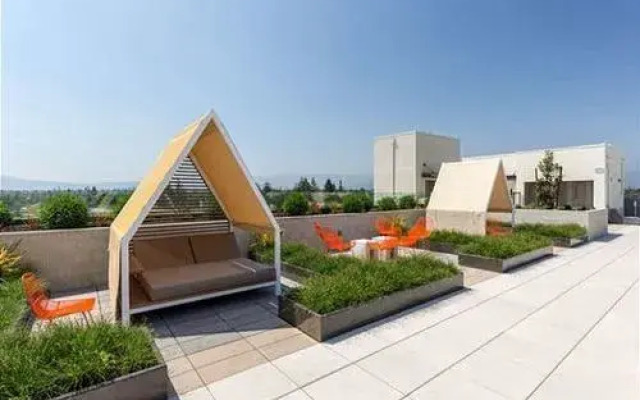 Hearth 219 Chic 1/1 in Santa Clara by RedAwning
