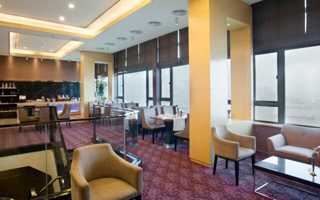 Holiday Inn Riverside Wuhan by IHG
