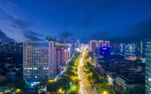 Homeinn · Aifeel Hotel (Haining Intime City Haichang Road Subway Station)