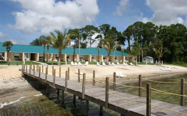 Lake Grassy Inn & Suites