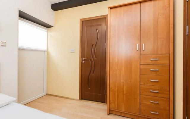 Lovely 1-bed Apartment With Patio in Kastel Stari