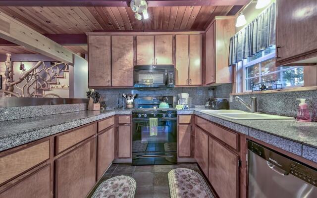 The Snowshoe Inn  592ss 4 Bedroom Cabin