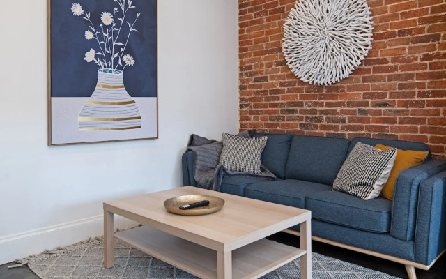 Lovely 2BR Home in Norwood