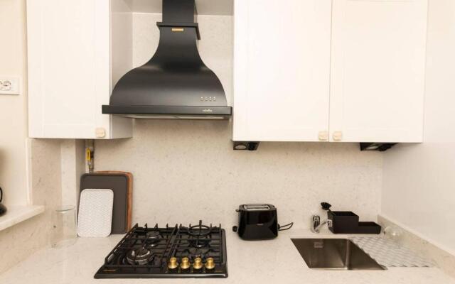 Yakamoz 2 BR Stylish House with garden in Kadikoy